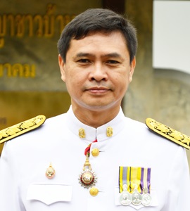 นายกัมพล ธิติกร